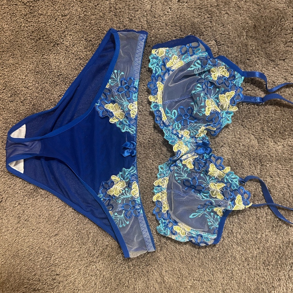 Elegant Blue Floral Lace Panties